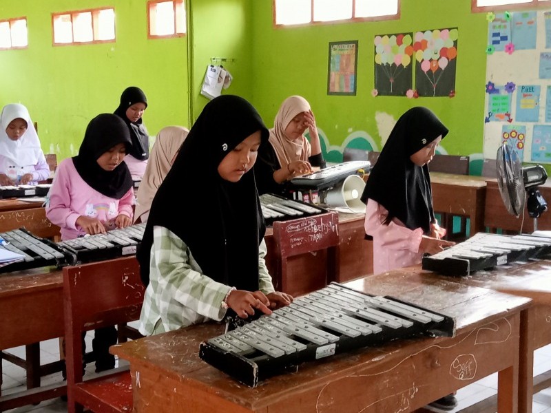LATIHAN DRUMBAND