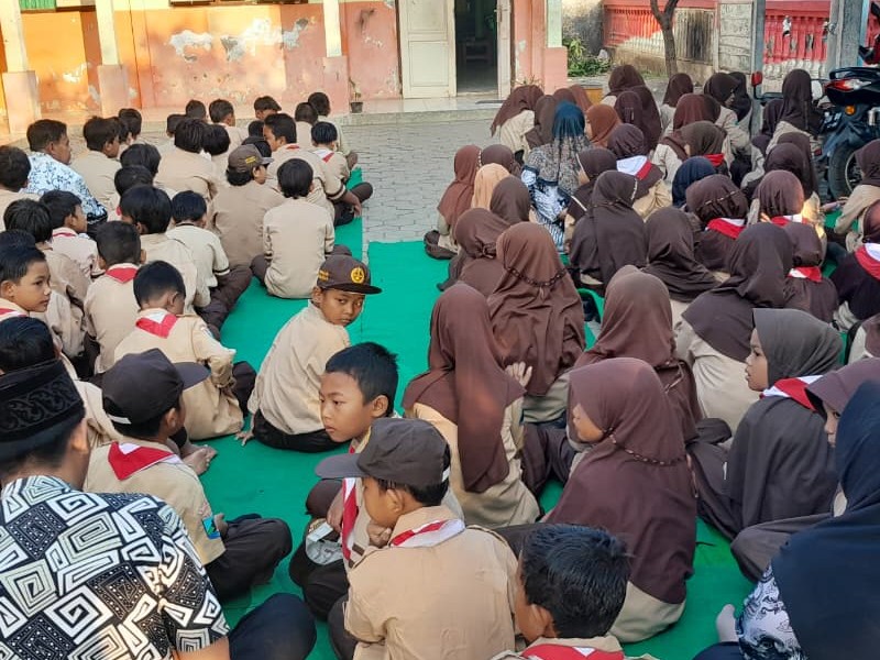 RUTINAN PEMBACAAN Q.S. YAASIIN DI HARI JUM'AT