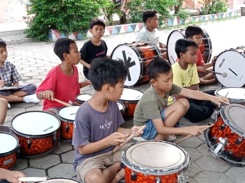 Latihan Rutin Drumband